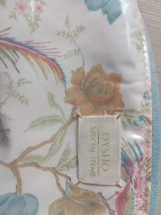 Neceser Oysho impermeable floral