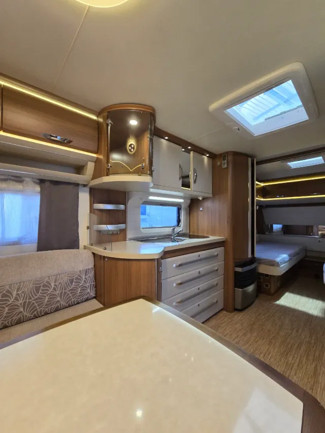 Caravana Hobby Premium 560 Cama Gemela Aire Mover