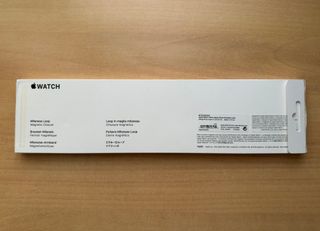 Apple Watch 44mm. Space Black Milanese Loop