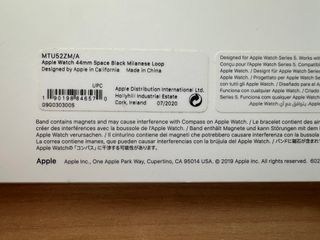 Apple Watch 44mm. Space Black Milanese Loop