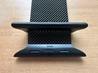 Apple Watch 44mm. Space Black Milanese Loop