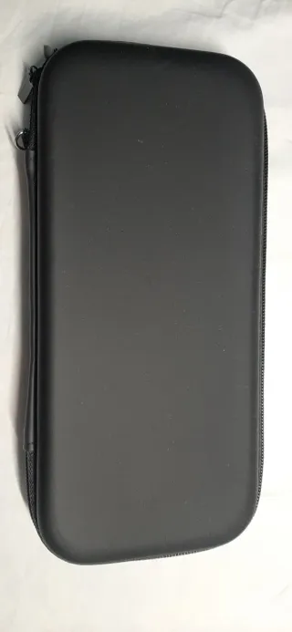 Estuche negro y multicolor Mintiendo ds