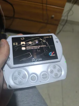 PSP Go Blanca  + Cargador