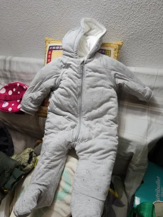 Saco de bebé gris con ositos
