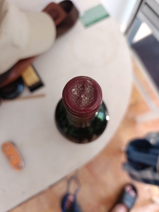 Botella de vino Rioja Tinto 1976