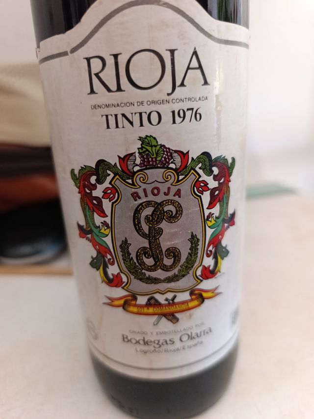 Botella de vino Rioja Tinto 1976