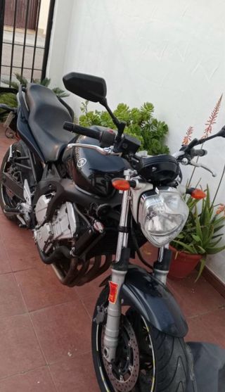 Yamaha FZ6 S2 Negra