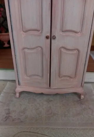 Armadio in miniatura per dollhouse