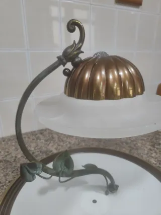 Lámpara de techo de metal y cristal