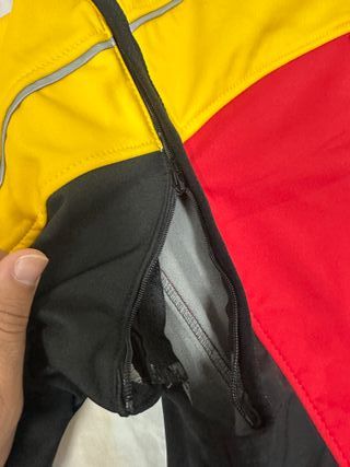 Chaqueta DHL Roja y Amarilla
