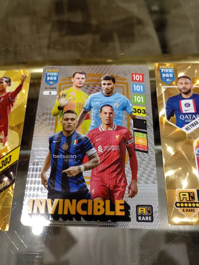Lote 5 cromos Futbol -invencible variadas.