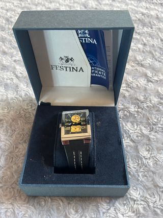 Reloj Festina Hombre Negro y Dorado