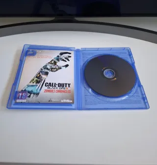 Pack PS4 Survival and Zombies: COD + 7 Days to Die