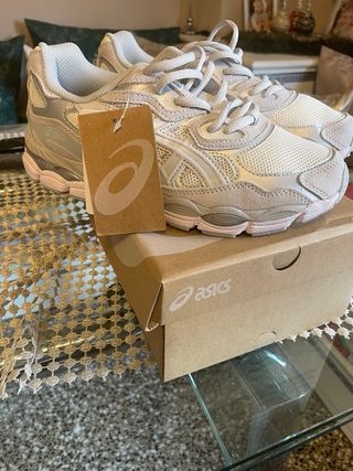 ASICS grises talla 41 42
precio negociable