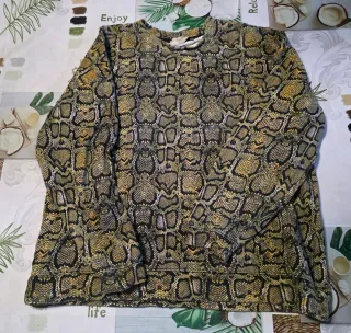 Sudadera estampado serpiente