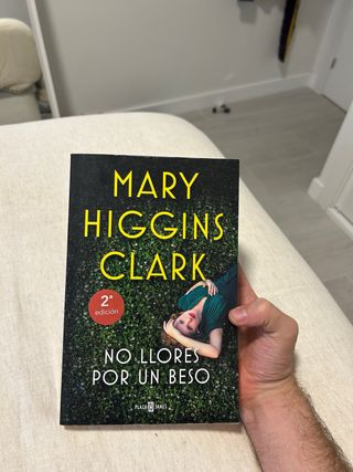 No llores por un beso / Kiss The Girls And Make...