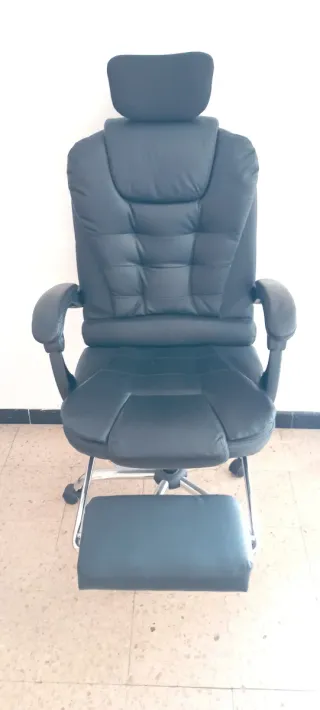 Silla de Oficina Negra con Reposapiés