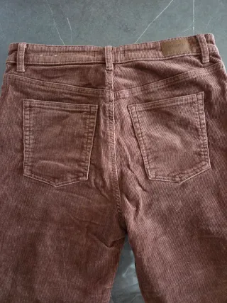 Pantaloni in velluto a coste marroni