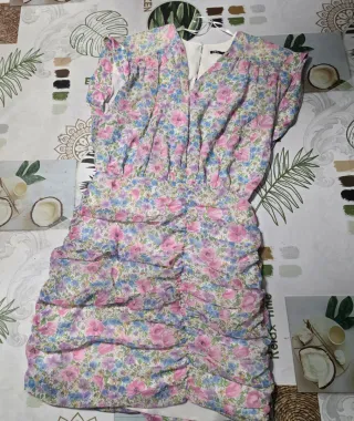 Vestido ZARA floral talla L