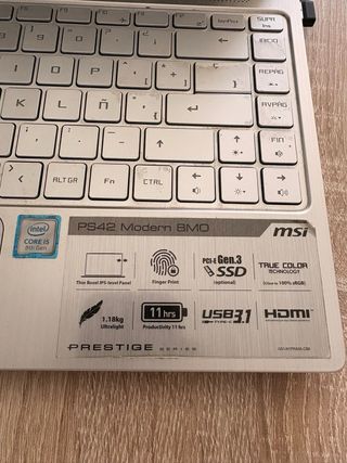 Computer portatile MSI PS42 8MO moderno