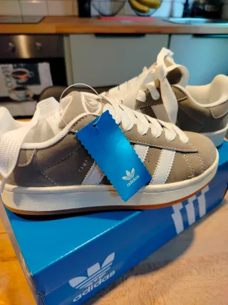 Zapatillas Adidas Campus Grises y Blancas Nuevas