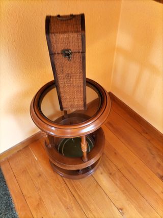 Botellero de madera y cristal