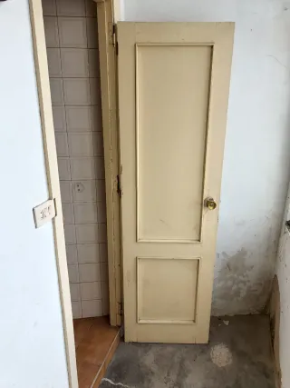 Puerta de madera interior