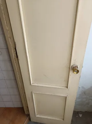 Puerta de madera interior