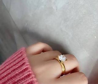 Anillo de compromiso con circonita