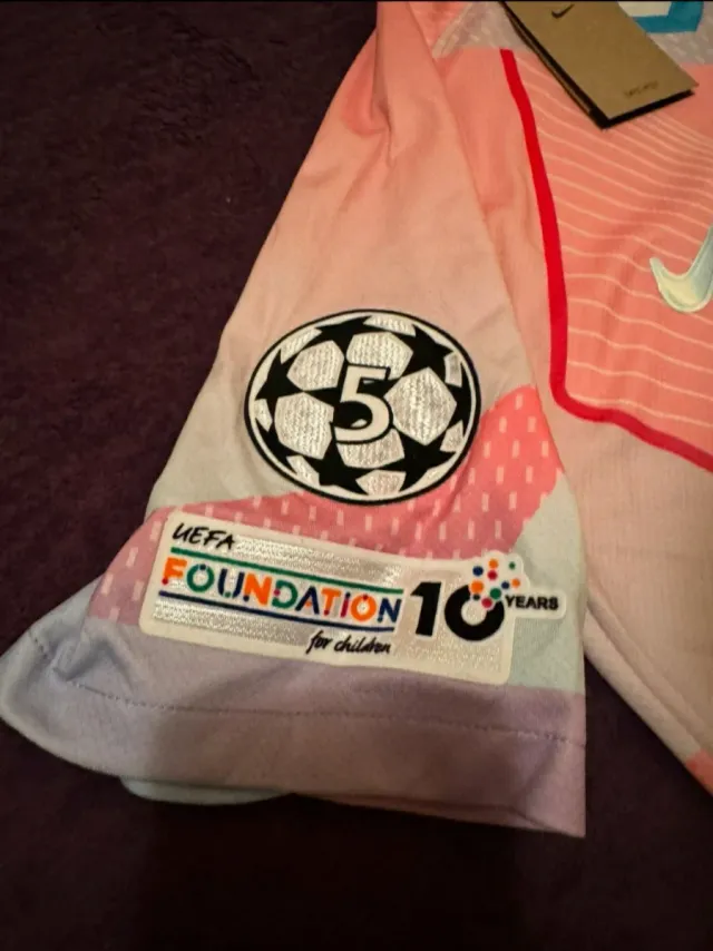 Camiseta Rosa de Fútbol Nike