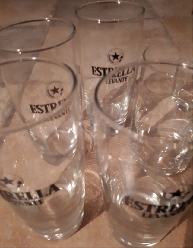 Vasos Estrella Levante sin usar