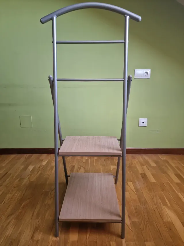 Galan de noche metal y madera