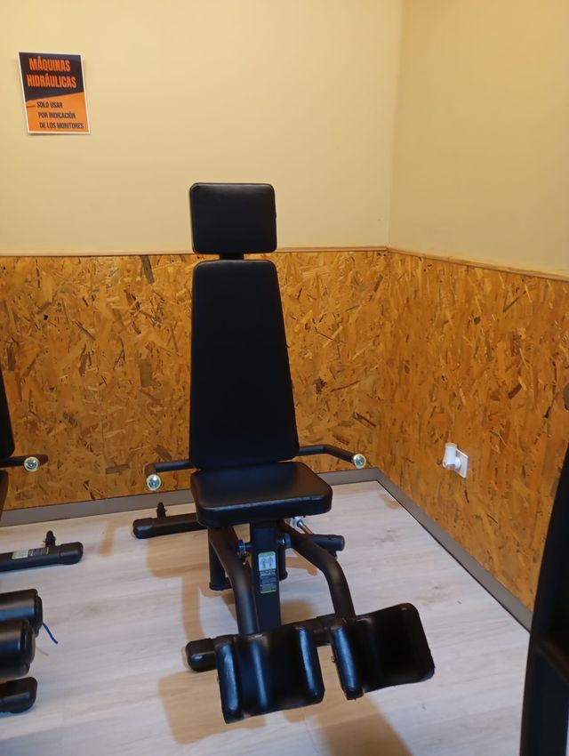 Bicicletas estáticas y máquinas de gimnasio