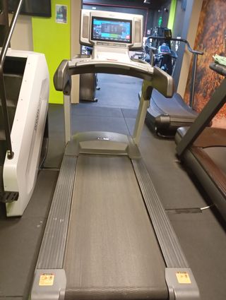 Bicicletas estáticas y máquinas de gimnasio