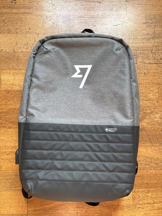 Mochila gris nueva ideal para ordenador/libros