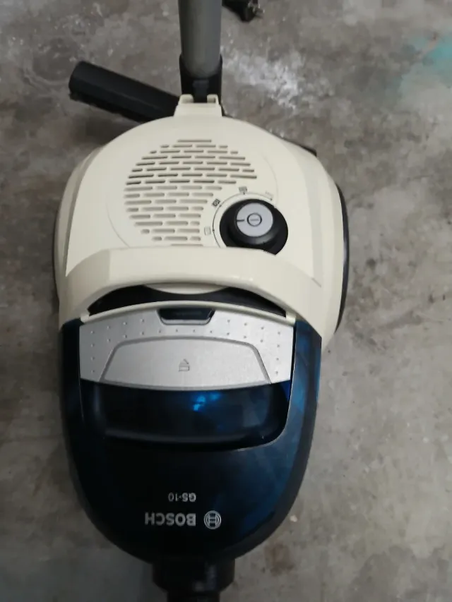 Aspirador Bosch sin bolsa 2100www 