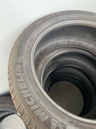 Michelin Latitude Tour HP 255/50 R20
4 neumaticos