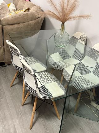 tavolo in vetro e 4 sedie patchwork