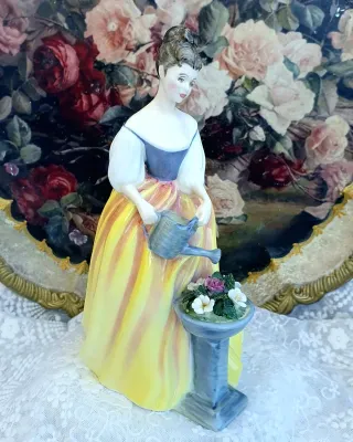 Statuina Royal Doulton, Alexandra