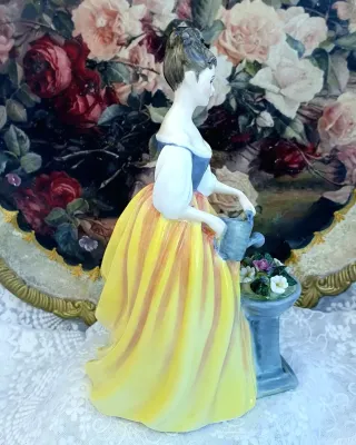 Statuina Royal Doulton, Alexandra