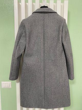 Cappotto grigio elegante. Mai utilizzato.