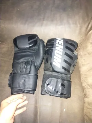 Guantes de Boxeo Venum Negros
