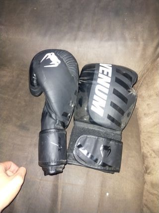 Guantes de Boxeo Venum Negros