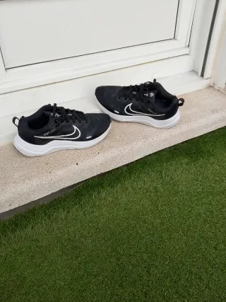 Nike Downshifter 12 Zapatillas Negras