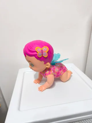 Muñeca que gatea y balbucea