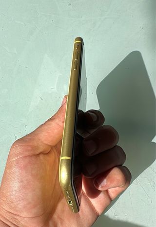 iPhone 11 giallo