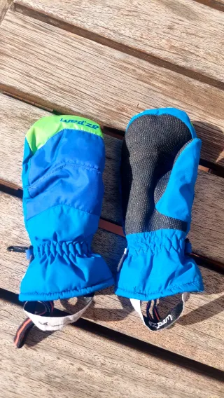 Mono de esquí infantil con chaqueta y guantes tall