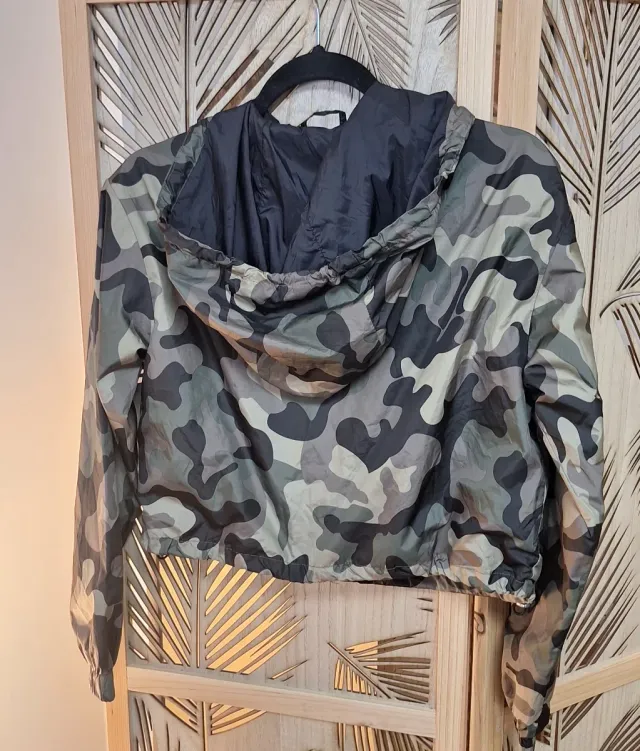 Chaqueta Bershka militar verde