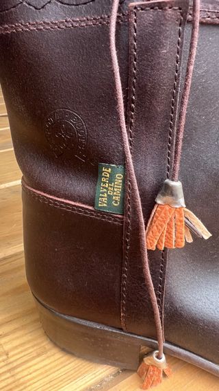 Traje campero niño Talla 7-8. las botas se ragalan