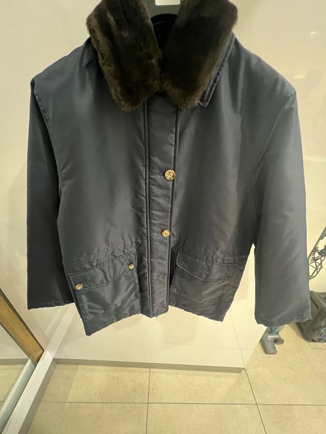 Giubbotto blu con collo marrone